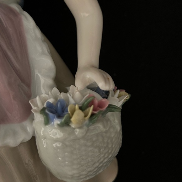 Boy and Girl Porcelain Figurine by Mallorca - Picture 4 of 8